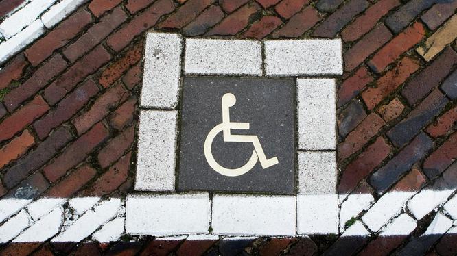 Illegale handel in parkeerkaarten voor gehandicapten
